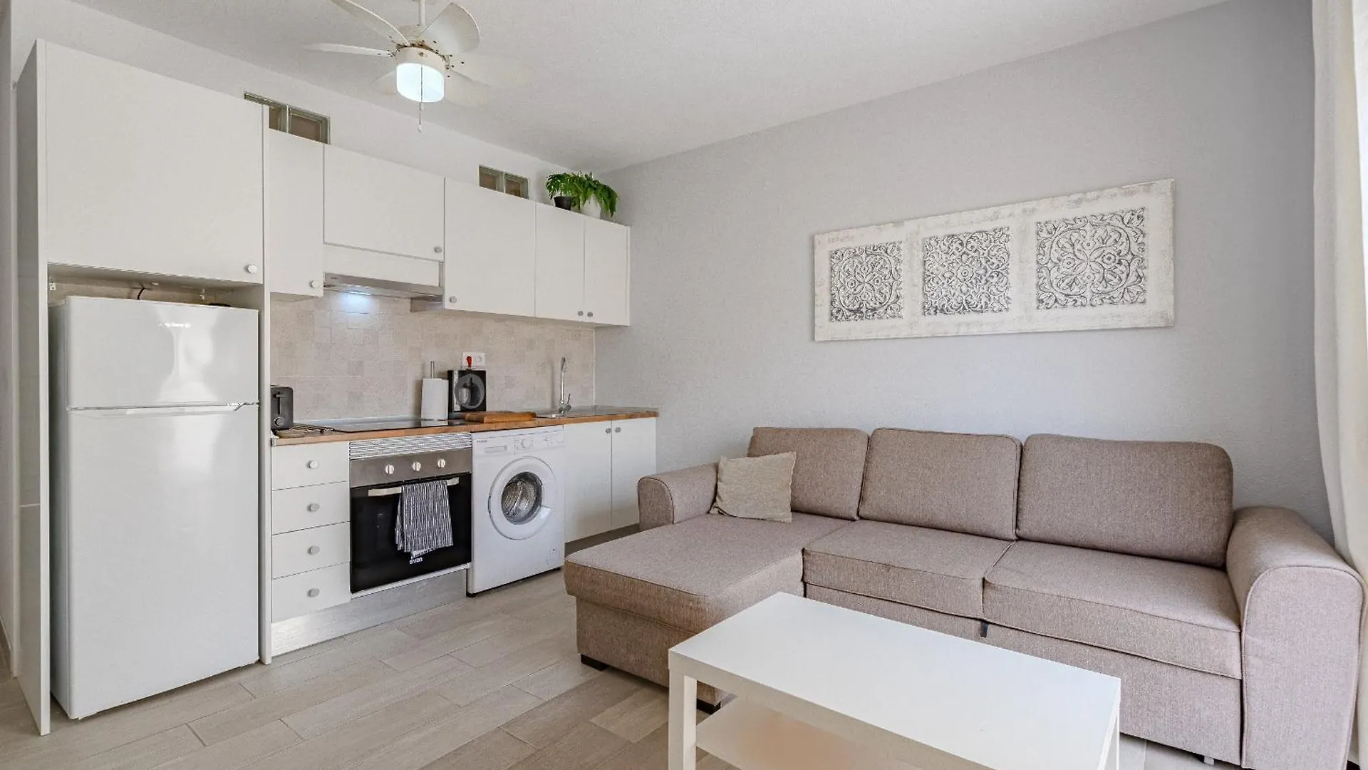 Lovely 1 Bed Apartment In Costa Adeje K101