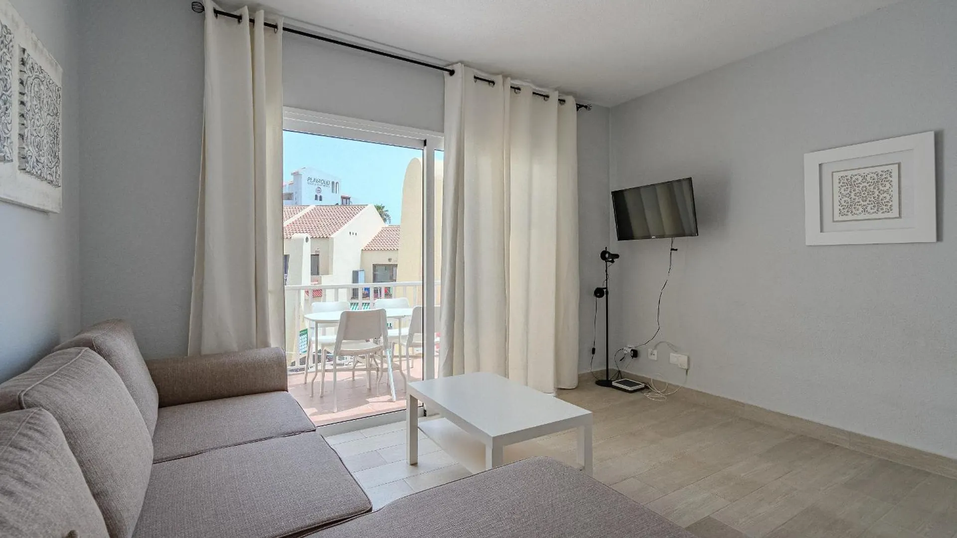 Lovely 1 Bed Apartment In Costa Adeje K101